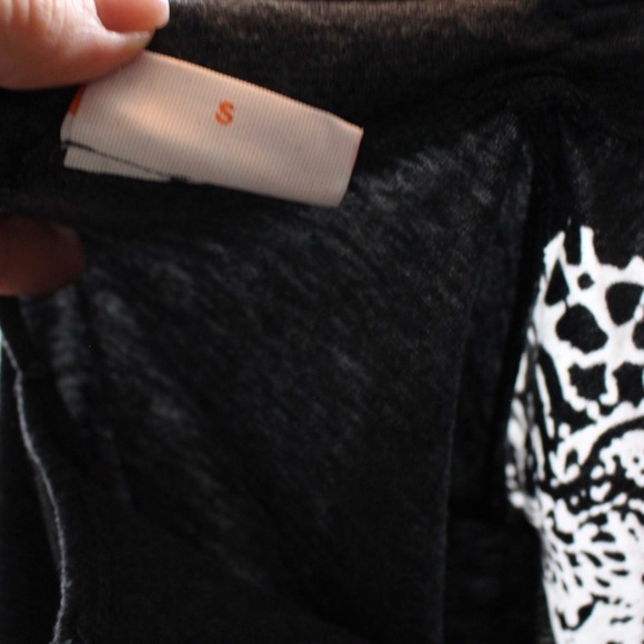 Gin Tonic High Neck Skull Lace - Picture 6 of 6